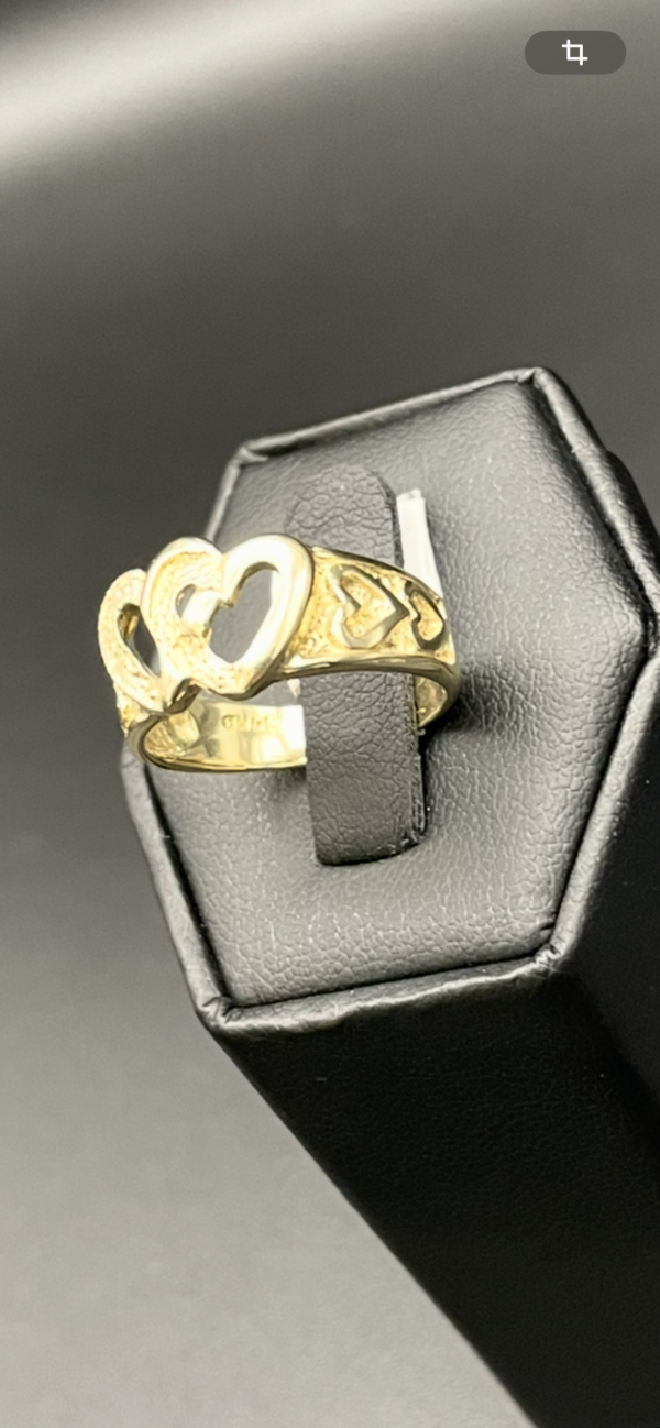 14k yellow gold cast ring without stones.

Anillo fundido en oro amarillo de 14k sin piedras. - Image 2